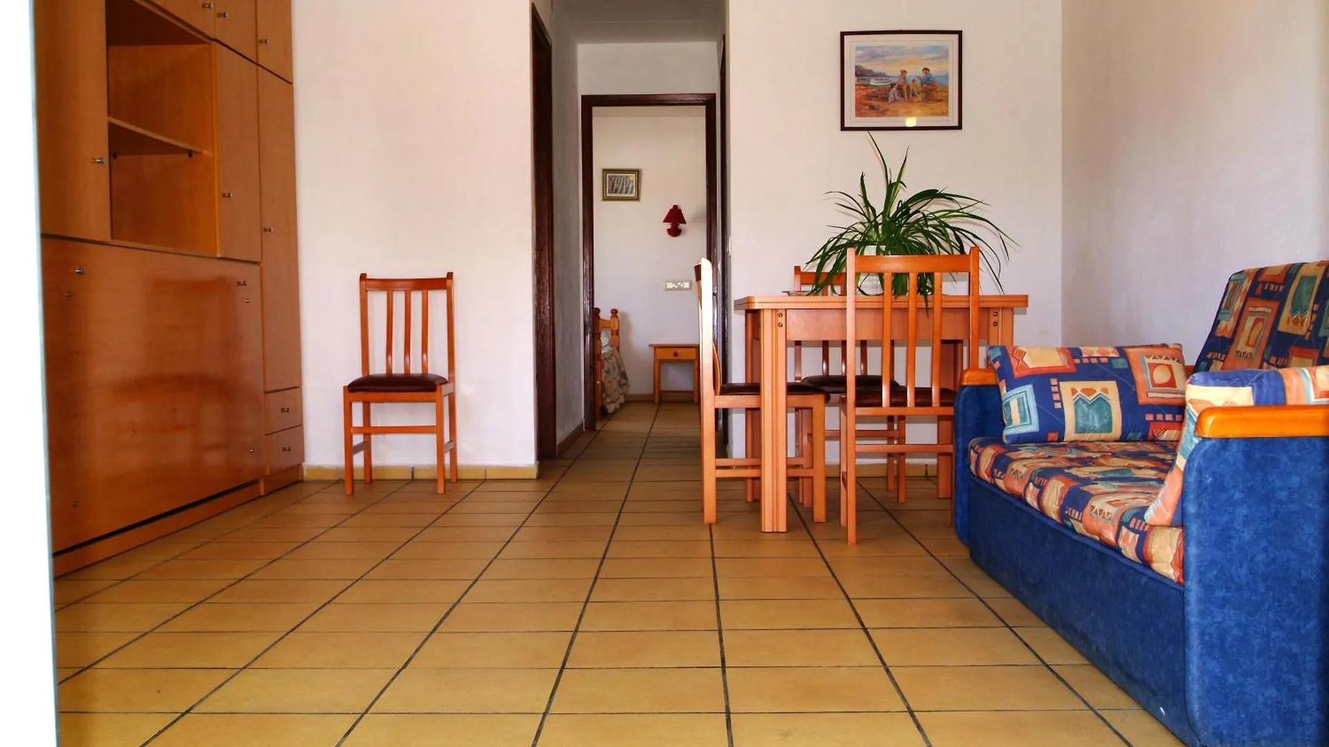 Apartamentos Famara Lloret de Mar 0*,  Spain