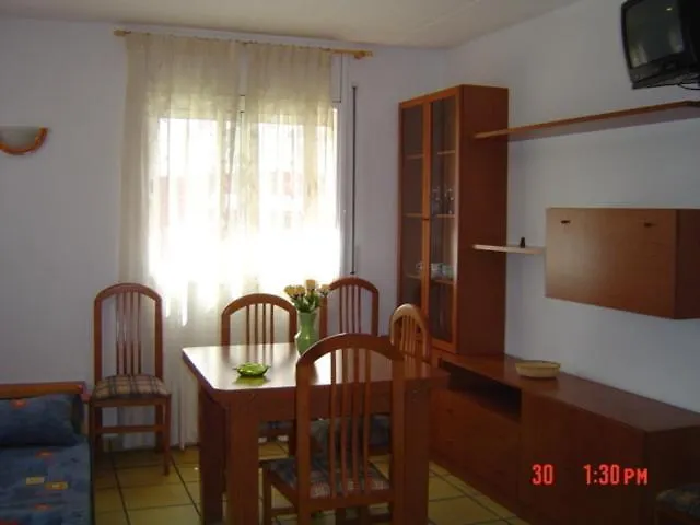 Apartamentos Famara Lloret de Mar 0*,