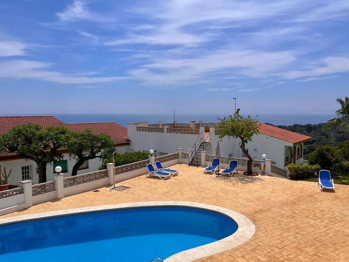Apartamentos Famara Lloret de Mar İspanya