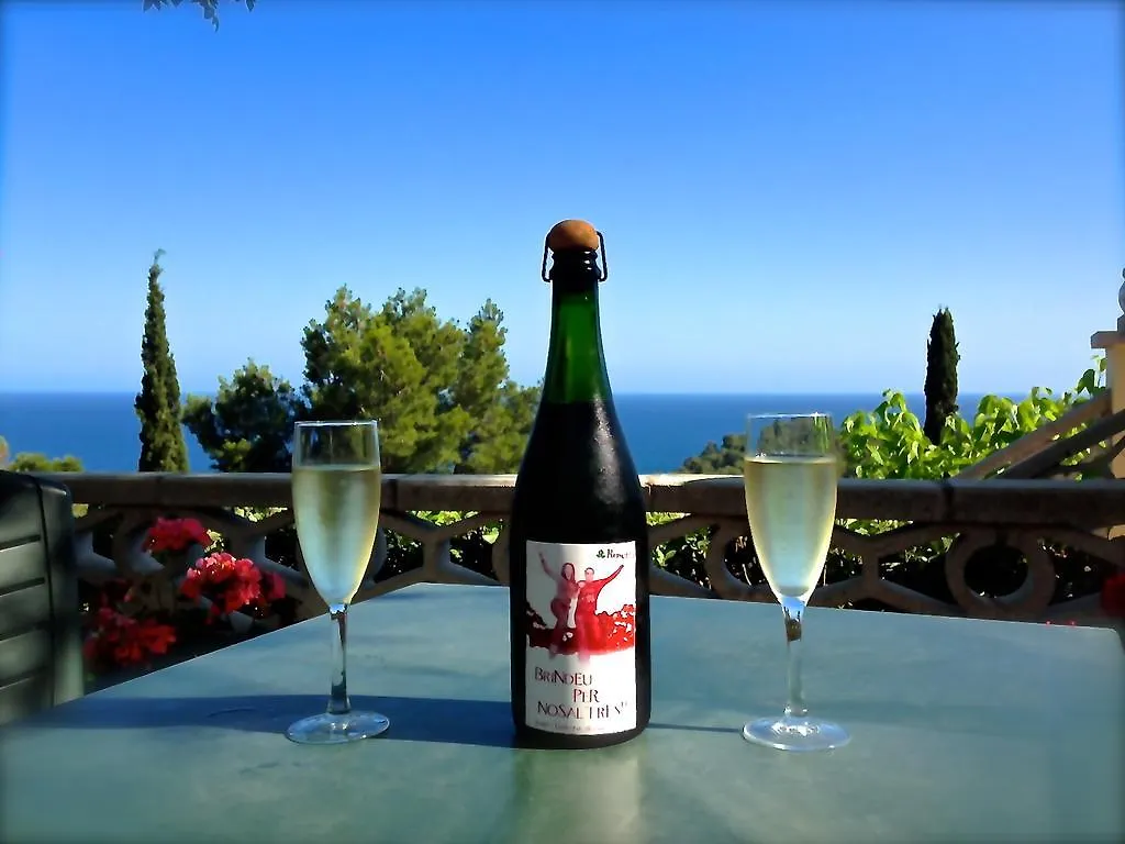 Apartamentos Famara Lloret de Mar